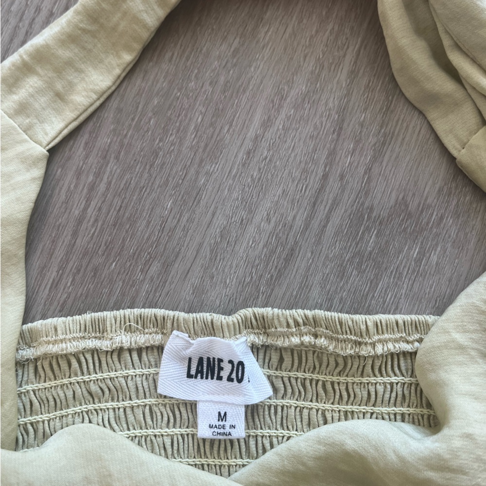 Halter crop top - Picture 2 of 3